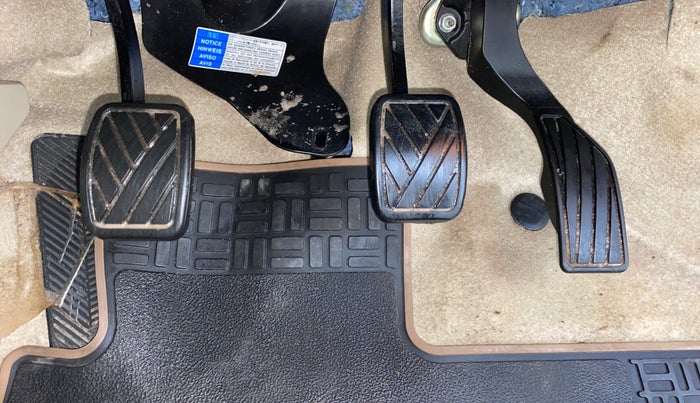 2019 Maruti Ciaz ALPHA 1.5 SHVS PETROL, Petrol, Manual, 26,790 km, Pedals
