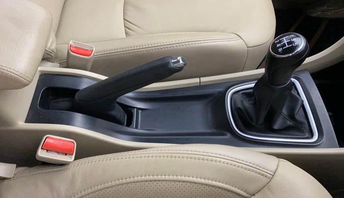 2019 Maruti Ciaz ALPHA 1.5 SHVS PETROL, Petrol, Manual, 26,790 km, Gear Lever