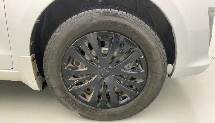 2013 Maruti Ertiga VXI CNG, CNG, Manual, 1,23,781 km, Right Front Wheel