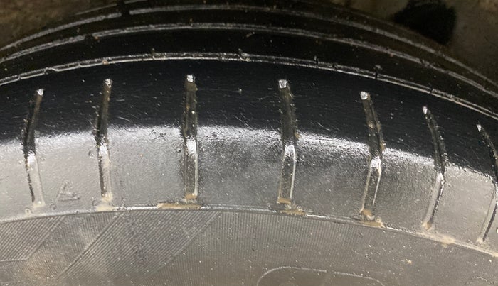 2018 Maruti Swift ZDI AMT, Diesel, Automatic, 87,107 km, Left Rear Tyre Tread