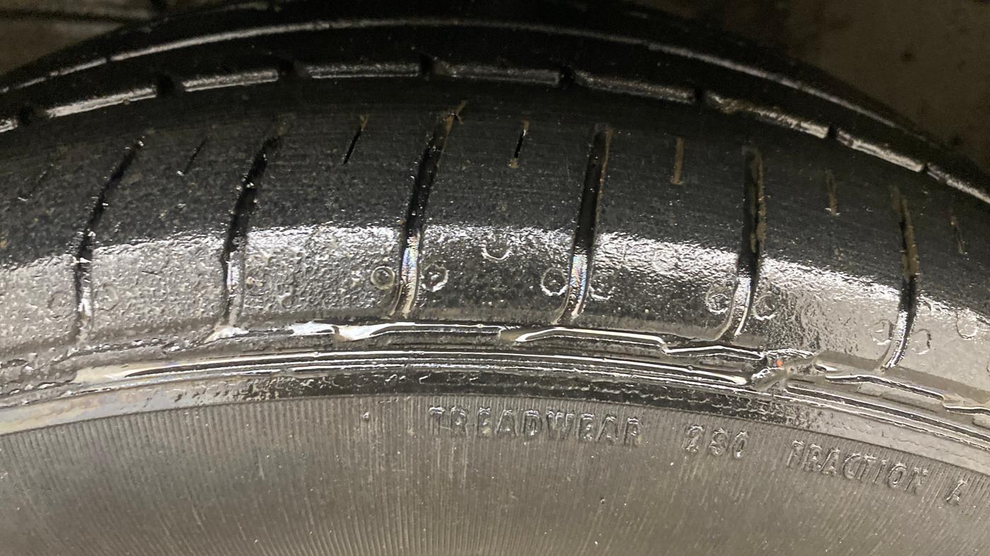 2018 Maruti Swift ZDI AMT, Diesel, Automatic, 87,271 km, Left Front Tyre Tread