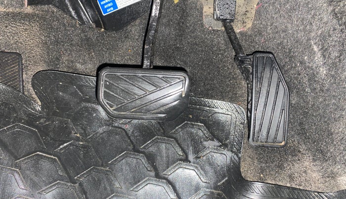 2018 Maruti Swift ZDI AMT, Diesel, Automatic, 87,107 km, Pedals