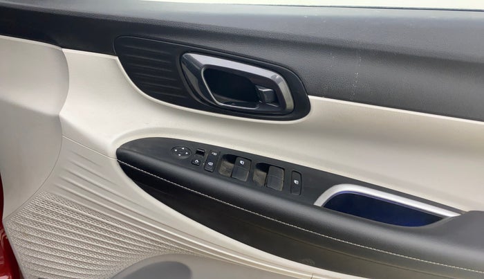 2023 Hyundai NEW I20 ASTA (O) 1.2 IVT, Petrol, Automatic, 16,175 km, Driver Side Door Panels Control