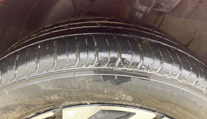 2023 Hyundai NEW I20 ASTA (O) 1.2 IVT, Petrol, Automatic, 16,175 km, Left Front Tyre Tread