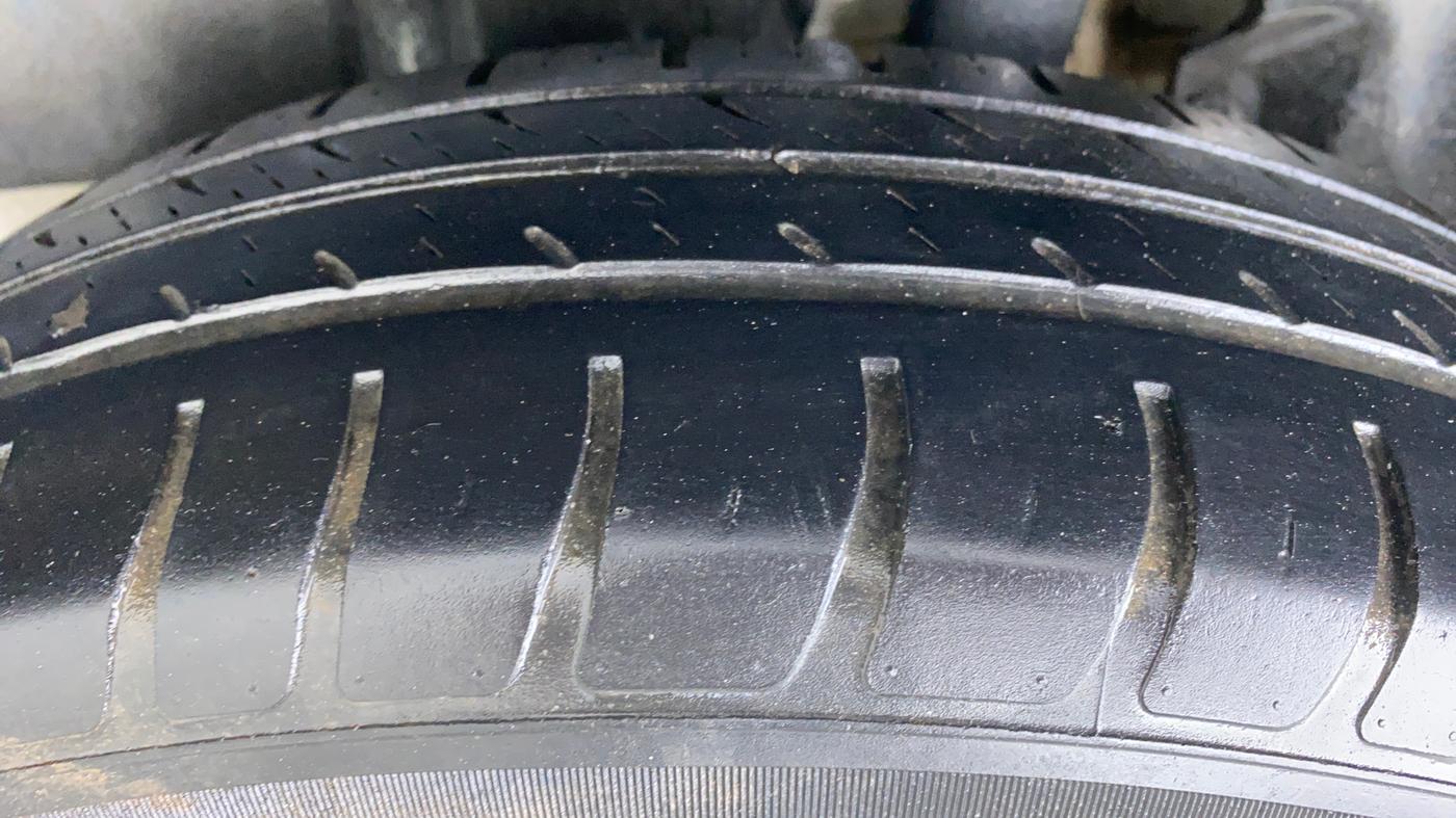 2018 Maruti Swift VXI, Petrol, Manual, 42,781 km, Left Rear Tyre Tread
