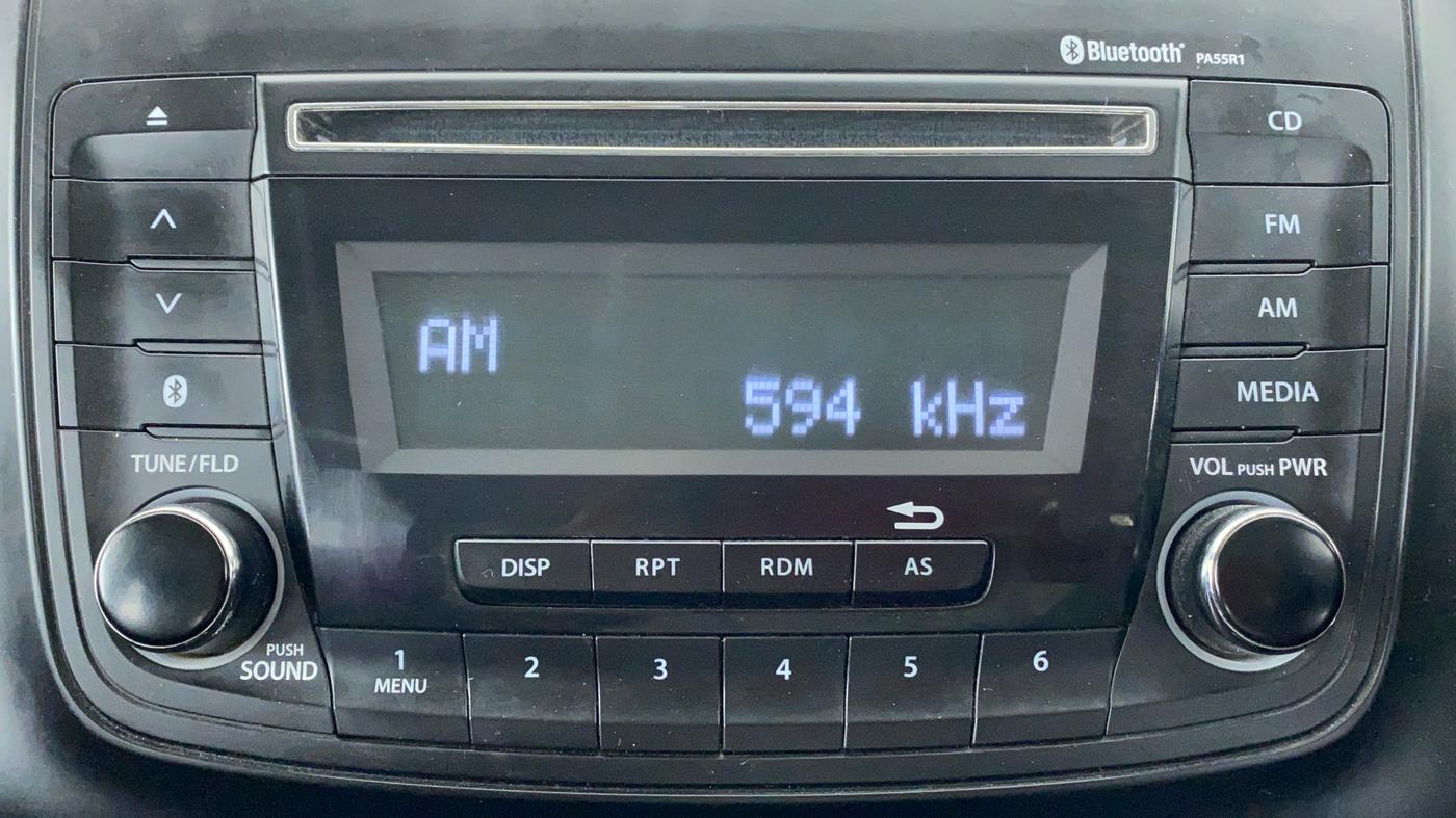 2018 Maruti Swift VXI, Petrol, Manual, 42,781 km, Infotainment System