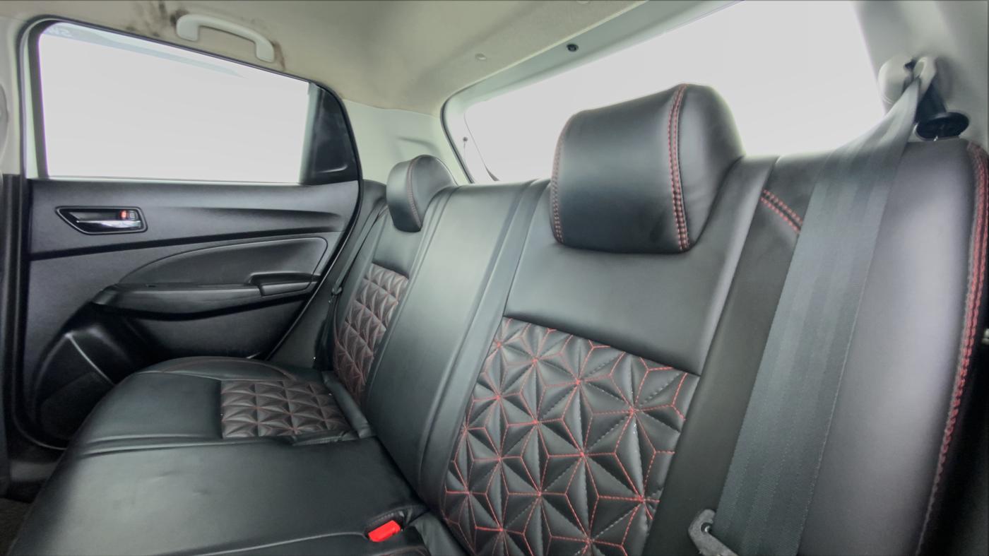 2018 Maruti Swift VXI, Petrol, Manual, 42,781 km, Right Side Rear Door Cabin