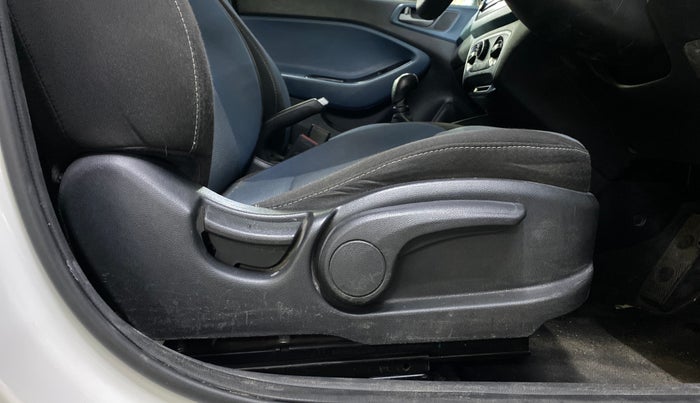 2015 Hyundai i20 Active 1.2 S, Petrol, Manual, 35,128 km, Driver Side Adjustment Panel