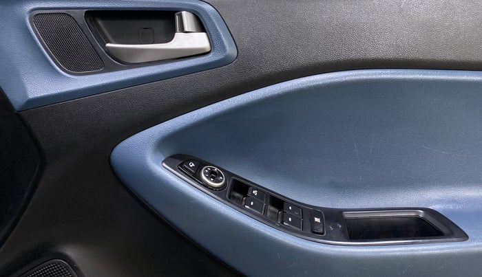 2015 Hyundai i20 Active 1.2 S, Petrol, Manual, 35,128 km, Driver Side Door Panels Control