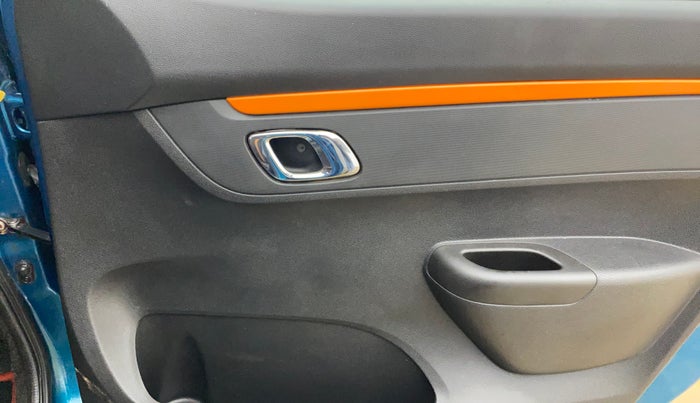 2021 Renault Kwid CLIMBER 1.0 AMT (O), Petrol, Automatic, 45,116 km, Driver Side Door Panels Control