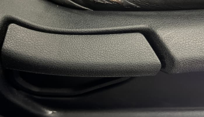 2021 Hyundai VENUE S 1.2, Petrol, Manual, 57,276 km, Driver Side Adjustment Panel