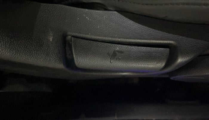 2019 Hyundai Creta SX AT 1.6 PETROL, Petrol, Automatic, 41,065 km, Driver Side Adjustment Panel