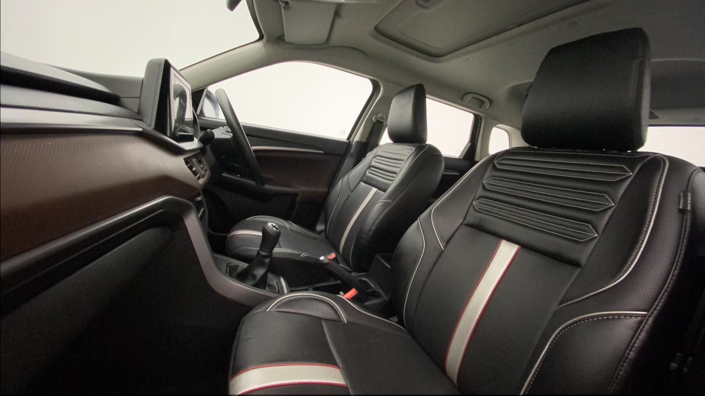 2022 Maruti BREZZA ZXI SMART HYBRID , Petrol, Manual, 15,150 km, Right Side Front Door Cabin