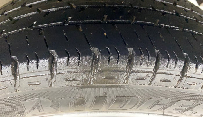 2014 Chevrolet Beat LS DIESEL, Diesel, Manual, 1,32,192 km, Left Rear Tyre Tread