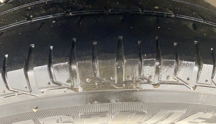 2014 Chevrolet Beat LS DIESEL, Diesel, Manual, 1,32,192 km, Right Rear Tyre Tread