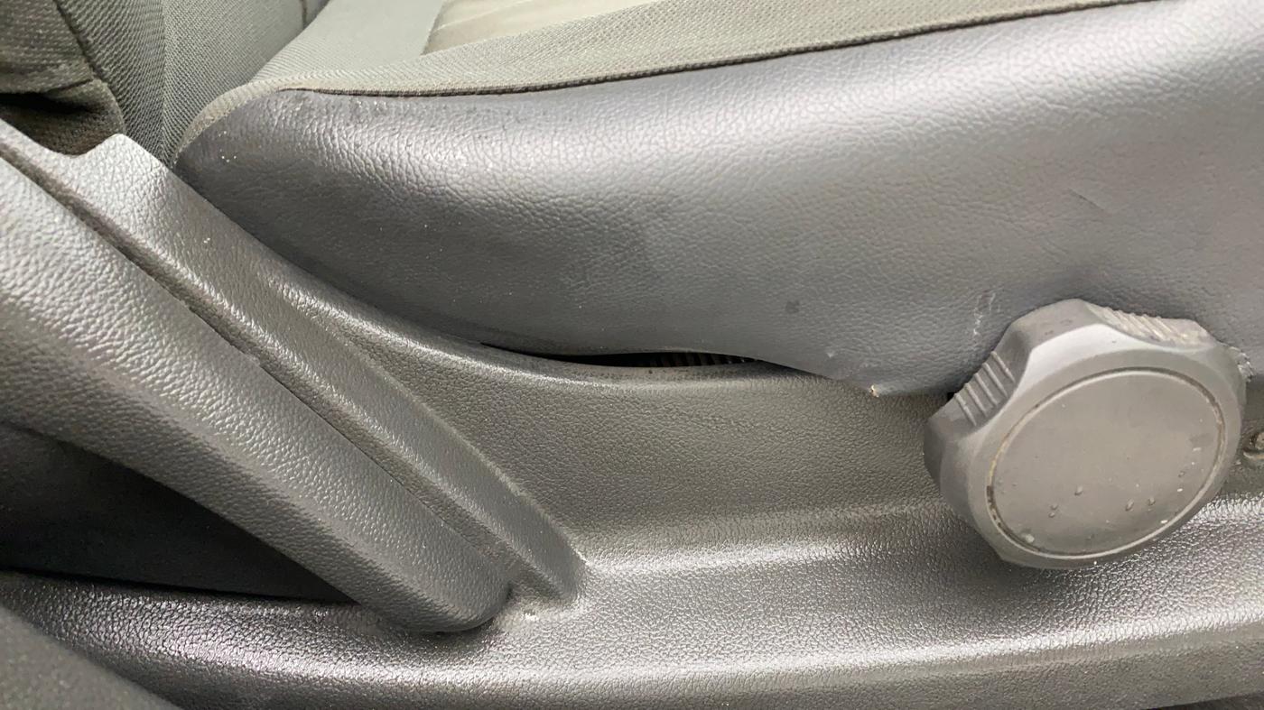 2014 Chevrolet Beat LS DIESEL, Diesel, Manual, 1,32,232 km, Driver Side Adjustment Panel