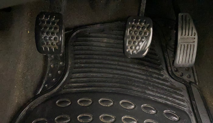 2014 Chevrolet Beat LS DIESEL, Diesel, Manual, 1,32,192 km, Pedals