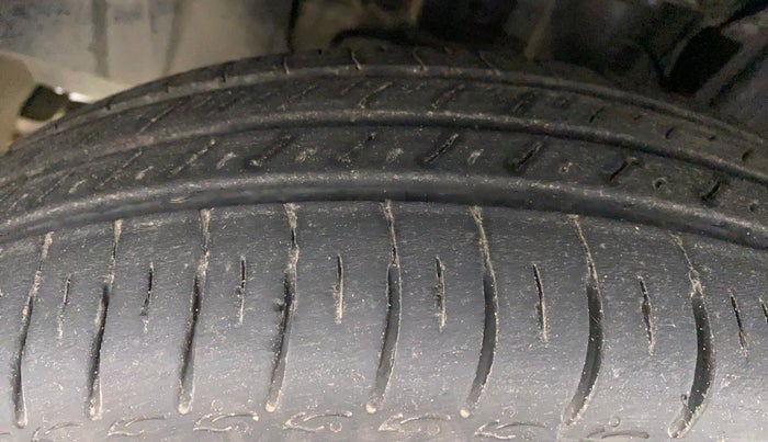 2021 Renault TRIBER 1.0 RXL PETROL, Petrol, Manual, 12,655 km, Left Front Tyre Tread