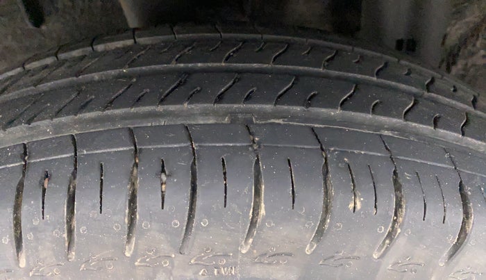 2021 Renault TRIBER 1.0 RXL PETROL, Petrol, Manual, 12,655 km, Right Rear Tyre Tread