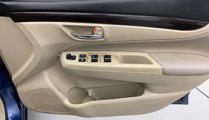 2017 Maruti Ciaz ZETA 1.3 DDIS SHVS, Diesel, Manual, 69,129 km, Driver Side Door Panel Controls