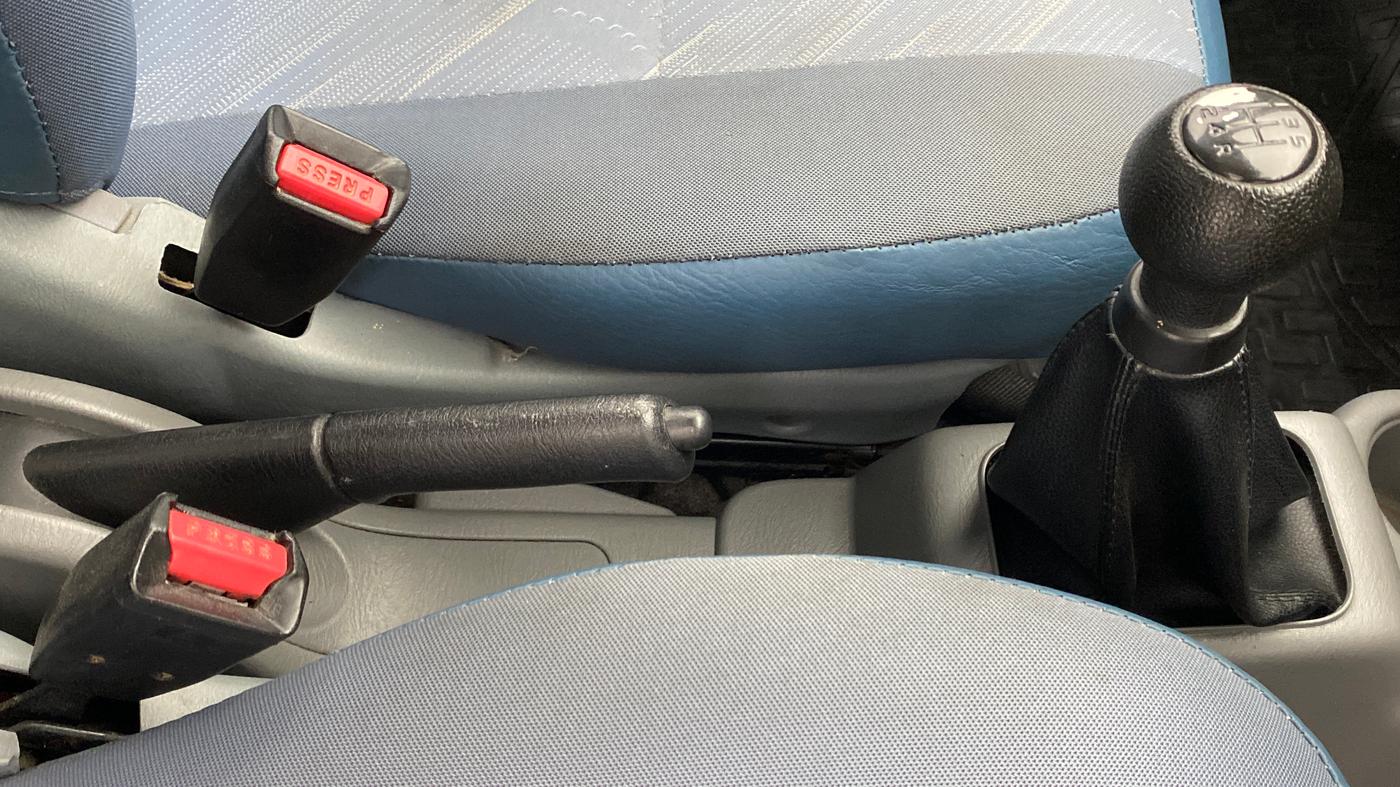 2013 Maruti Alto K10 VXI P, Petrol, Manual, 57,843 km, Gear Lever