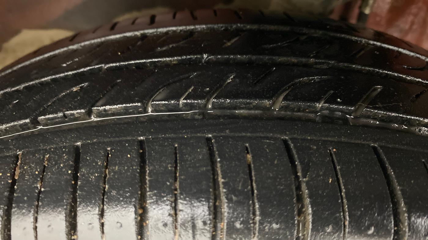 2013 Maruti Alto K10 VXI P, Petrol, Manual, 57,843 km, Left Front Tyre Tread