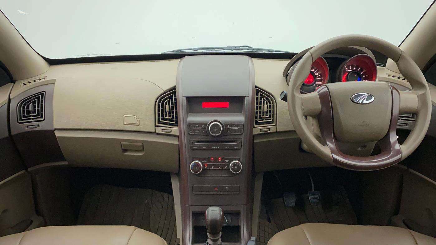 2015 Mahindra XUV500 W4, Diesel, Manual, 85,619 km, Dashboard