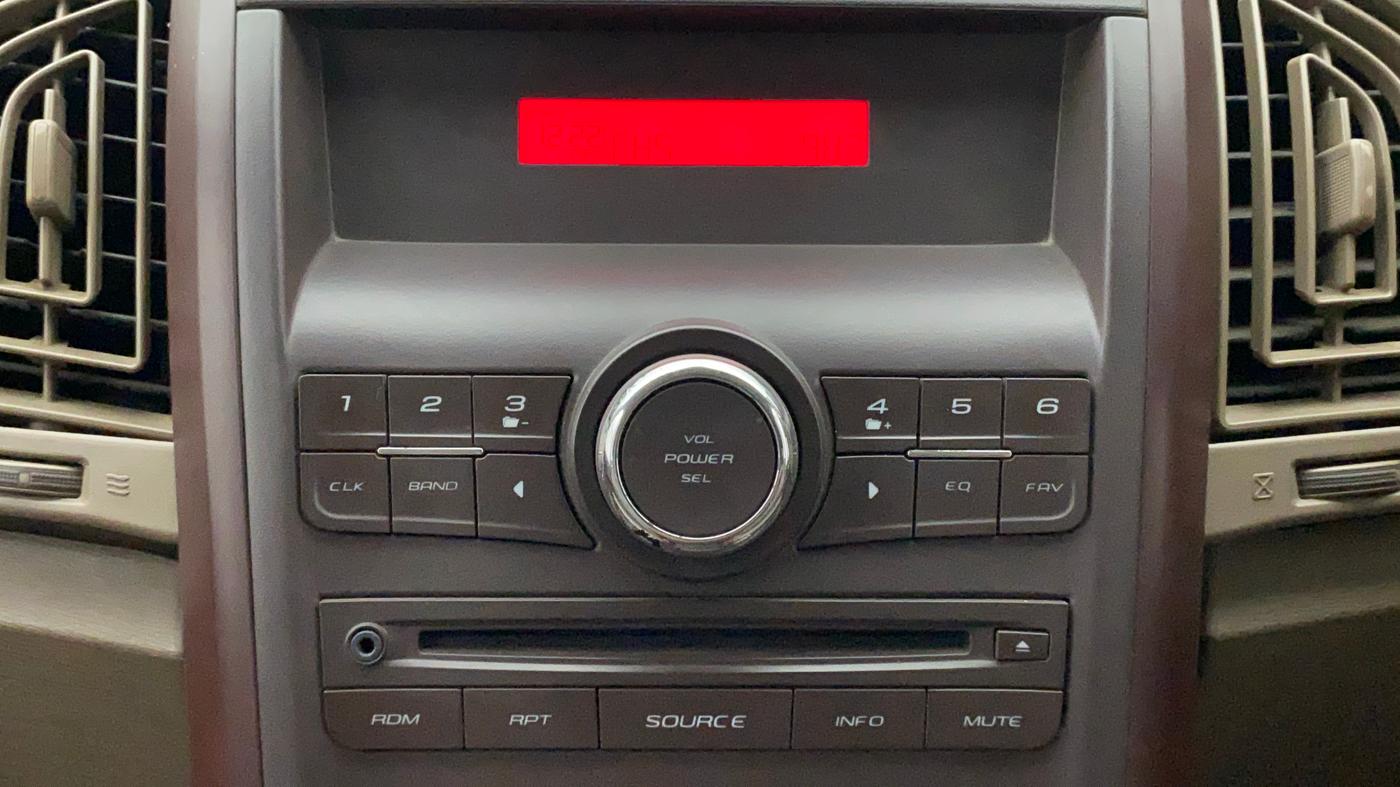 2015 Mahindra XUV500 W4, Diesel, Manual, 85,619 km, Infotainment System