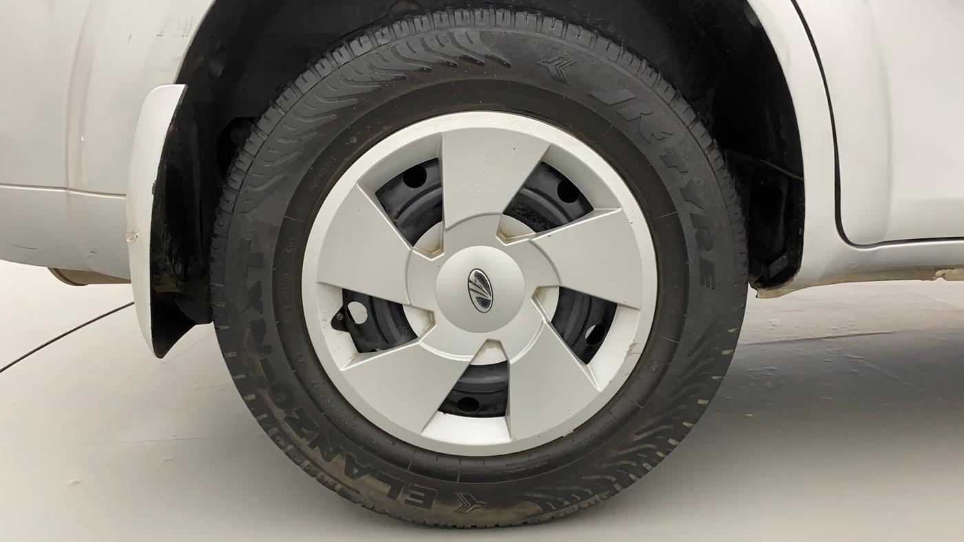 2015 Mahindra XUV500 W4, Diesel, Manual, 85,619 km, Right Rear Wheel