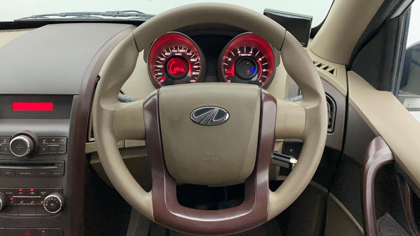 2015 Mahindra XUV500 W4, Diesel, Manual, 85,619 km, Steering Wheel Close Up