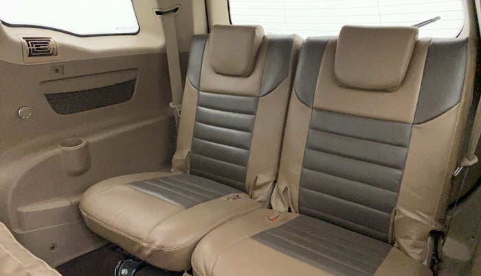 2015 Mahindra XUV500 W4, Diesel, Manual, 85,619 km, Third Seat Row ( optional )