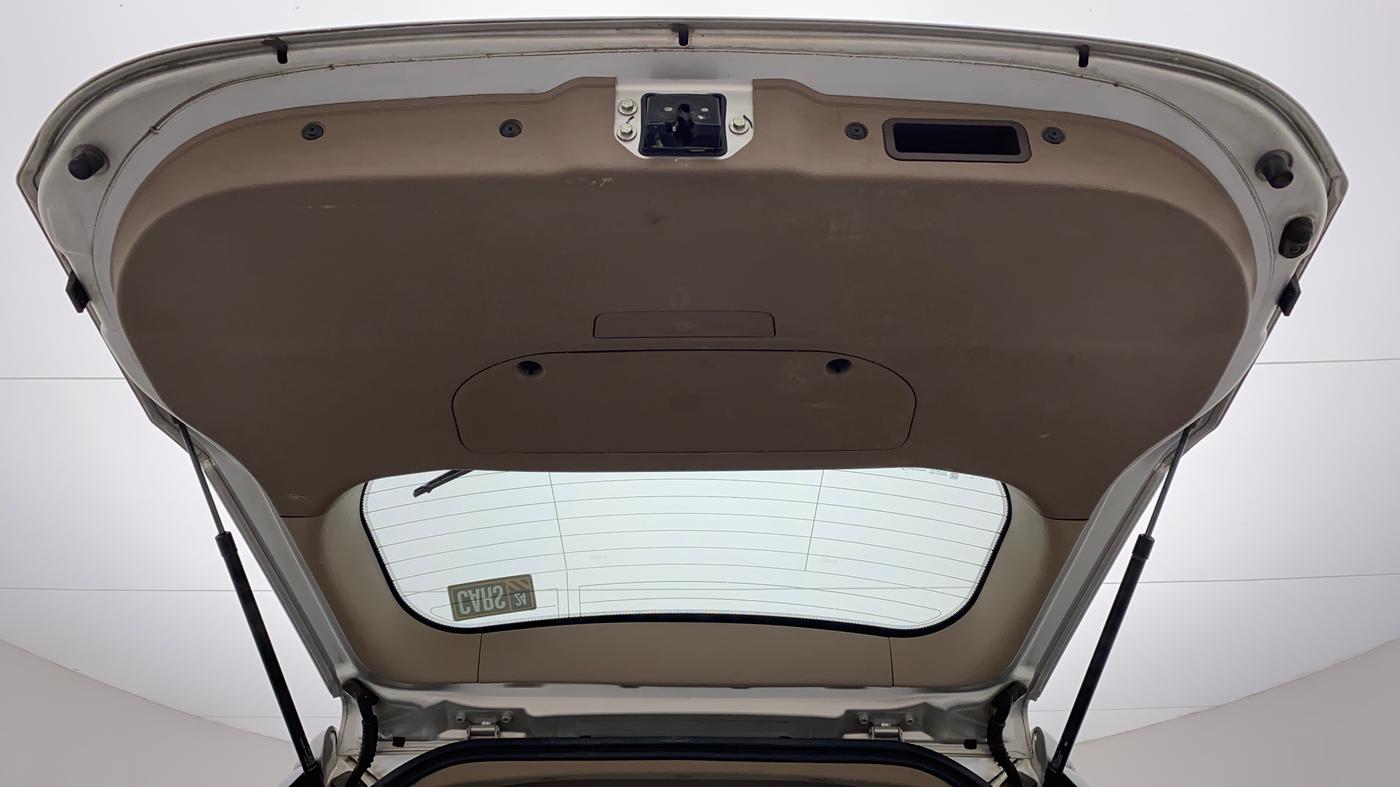 2015 Mahindra XUV500 W4, Diesel, Manual, 85,619 km, Boot Door Open
