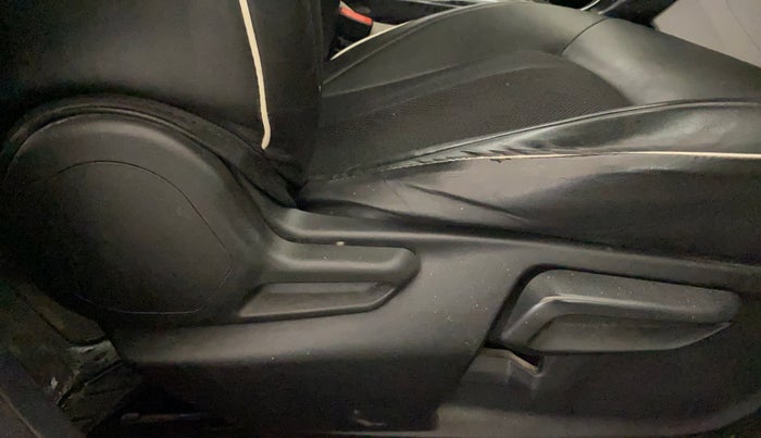 2020 Tata NEXON XZA PLUS (O) PETROL, Petrol, Automatic, 82,912 km, Driver Side Adjustment Panel