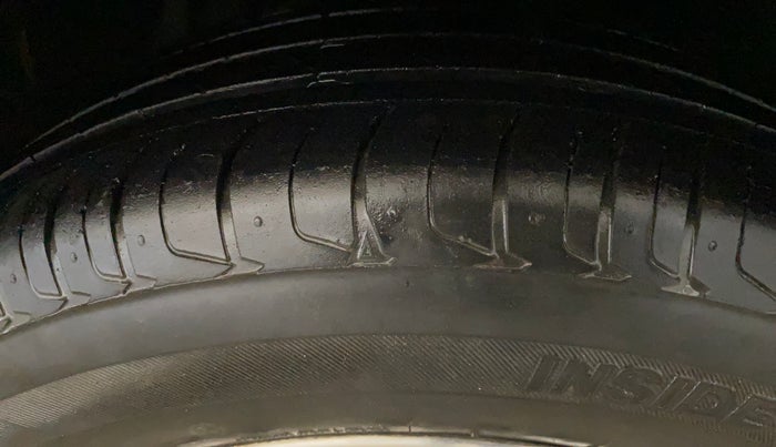 2020 Tata NEXON XZA PLUS (O) PETROL, Petrol, Automatic, 82,912 km, Right Front Tyre Tread