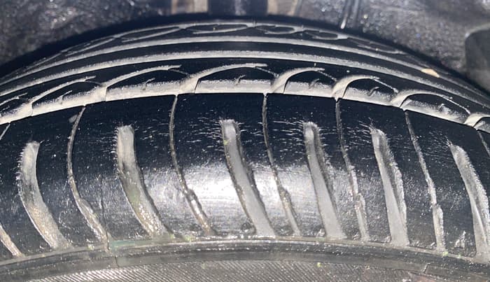 2013 Hyundai i20 SPORTZ 1.2, Petrol, Manual, 59,461 km, Right Front Tyre Tread