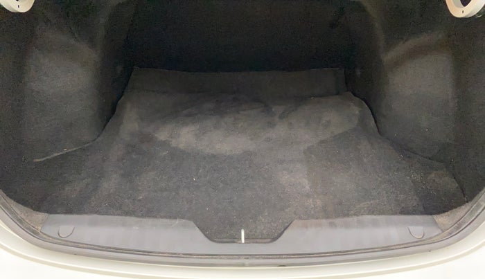2015 Maruti Ciaz VXI+, Petrol, Manual, 45,735 km, Boot Inside