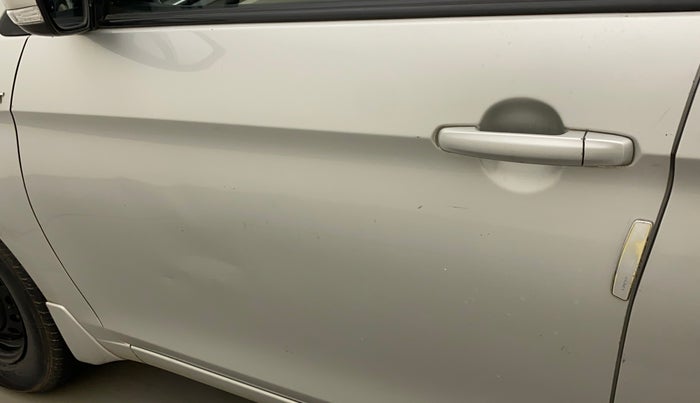 2015 Maruti Ciaz VXI+, Petrol, Manual, 45,735 km, Front passenger door - Slightly dented