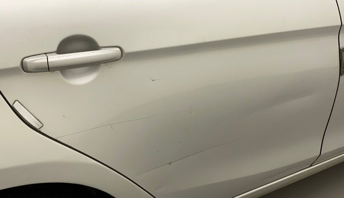 2015 Maruti Ciaz VXI+, Petrol, Manual, 45,735 km, Right rear door - Minor scratches