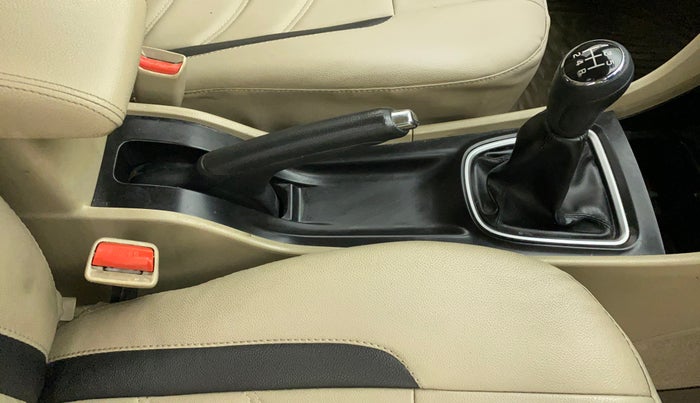 2015 Maruti Ciaz VXI+, Petrol, Manual, 45,735 km, Gear Lever