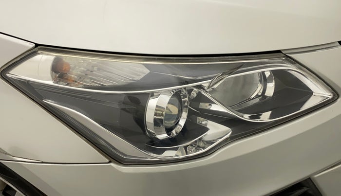 2015 Maruti Ciaz VXI+, Petrol, Manual, 45,735 km, Right headlight - Minor scratches