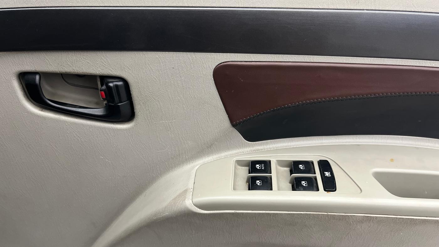 2021 Mahindra Scorpio S5, Diesel, Manual, 91,345 km, Driver Side Door Panels Control