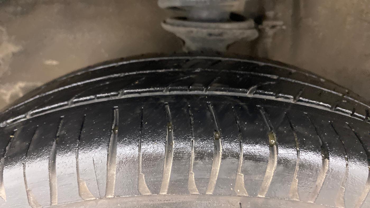 2016 Maruti Alto K10 VXI, Petrol, Manual, 89,128 km, Left Front Tyre Tread