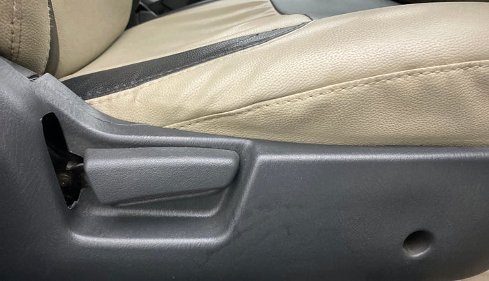 2016 Maruti Alto K10 VXI, Petrol, Manual, 89,128 km, Driver Side Adjustment Panel