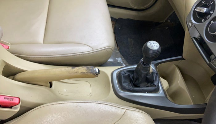 2013 Honda City 1.5L I-VTEC S MT, Petrol, Manual, 1,14,563 km, Gear Lever