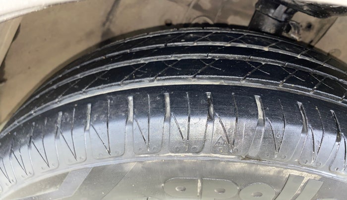 2013 Honda City 1.5L I-VTEC S MT, Petrol, Manual, 1,14,563 km, Right Front Tyre Tread