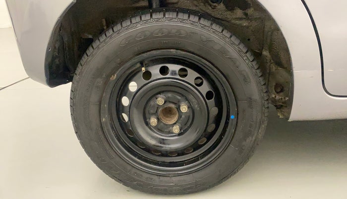 2015 Maruti Celerio VXI CNG, CNG, Manual, 83,704 km, Right Rear Wheel
