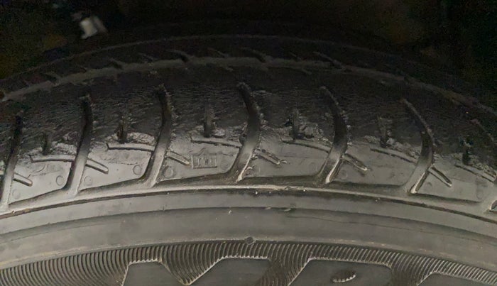 2015 Maruti Celerio VXI CNG, CNG, Manual, 83,704 km, Left Rear Tyre Tread