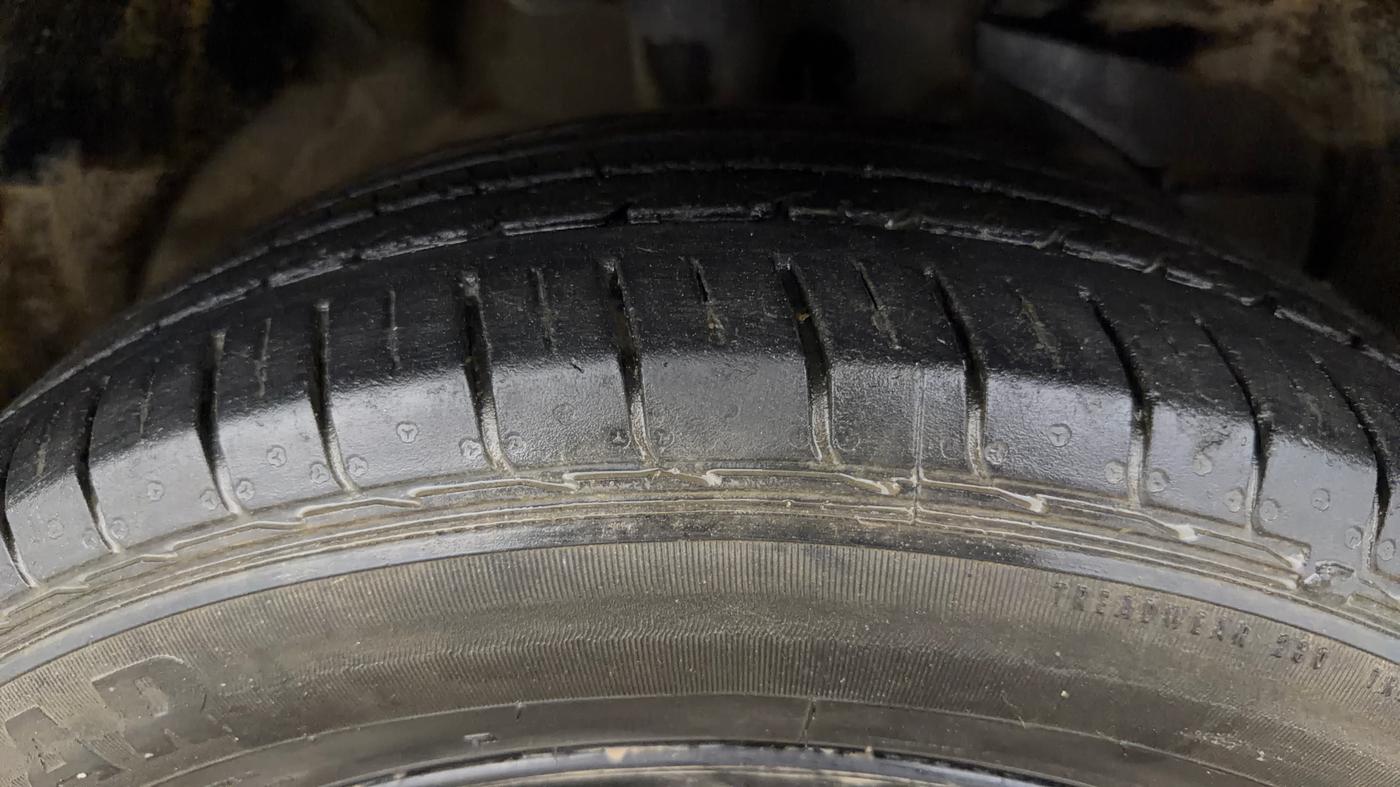 2020 MG HECTOR SHARP 1.5 DCT PETROL, Petrol, Automatic, 40,972 km, Right Front Tyre Tread