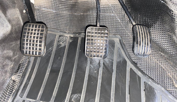 2016 Tata Zest XM PETROL, Petrol, Manual, 60,688 km, Pedals