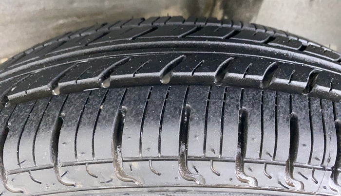2019 Renault Kwid RXL, Petrol, Manual, 25,998 km, Left Rear Tyre Tread